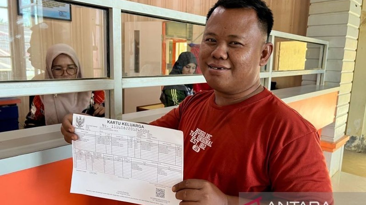 Warga Kabupaten Aceh Tamiang merasakan kemudahan dan kecepatan Layanan Kependudukan Aceh Tamiang pascabencana banjir, terutama untuk mendapatkan hunian sementara (Huntara) dan berbagai bantuan pemerintah.