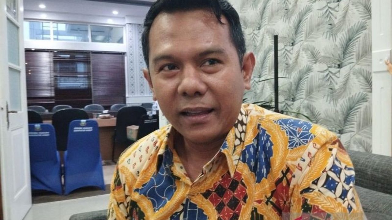 Pemerintah Kabupaten Garut mengusulkan revitalisasi pasar rakyat kepada pemerintah pusat demi meningkatkan daya saing dan kenyamanan berbelanja di tengah gempuran toko daring dan modern.
