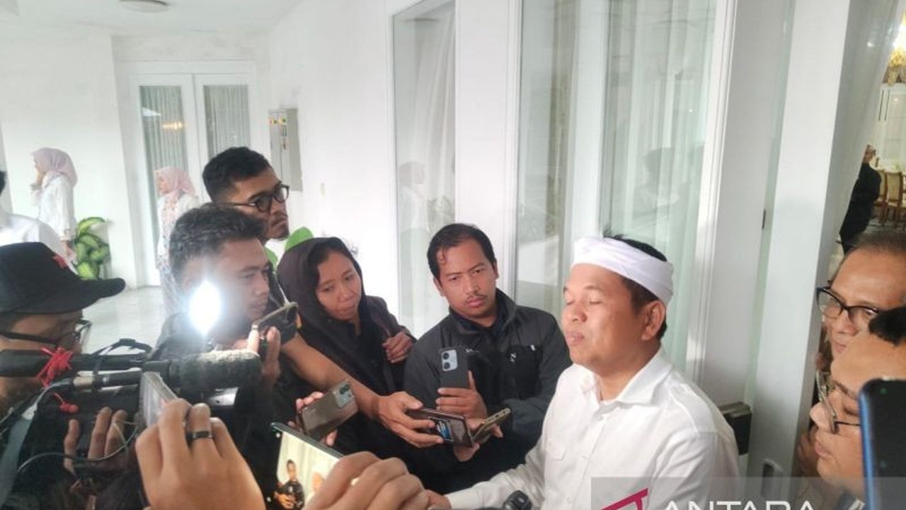 Dedi Mulyadi tegaskan Pemprov Jabar tak akan kendurkan penindakan ODOL di Jawa Barat, menantang Kemendagri tanggung kerusakan jalan jika kebijakan ini dibatalkan.