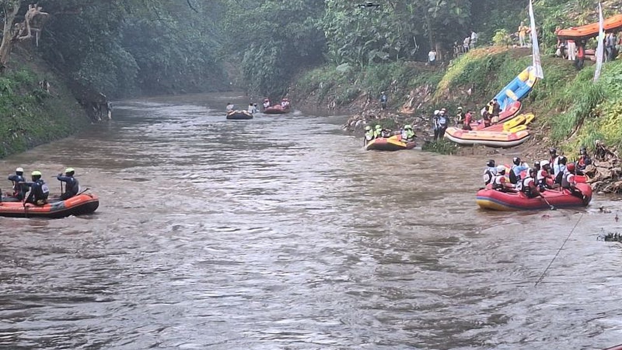 Masyarakat Depok diimbau meningkatkan kewaspadaan terhadap potensi banjir dan longsor menyusul intensitas hujan yang tinggi. Dinas Pekerjaan Umum dan Penataan Ruang (DPUPR) Depok telah menyiapkan langkah antisipasi dan mengajak warga Waspada Banjir Longso