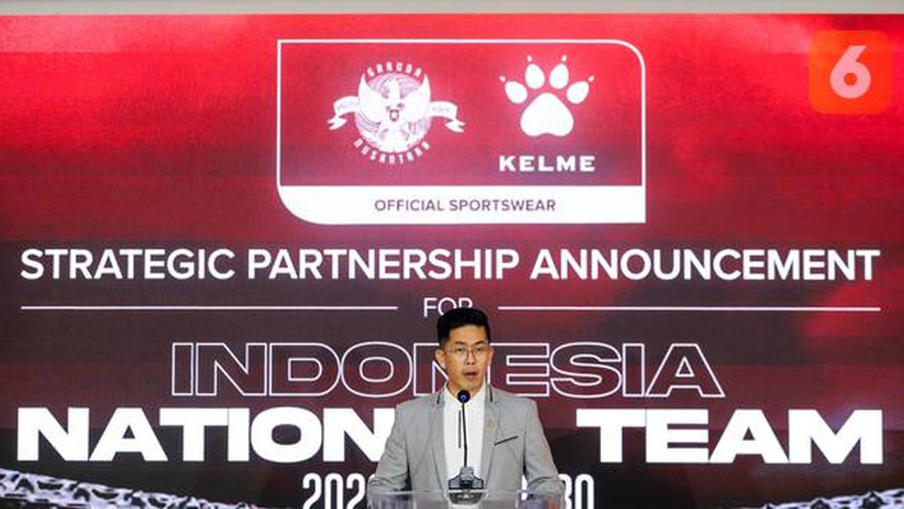 CEO Kelme Indonesia, Kevin Wijaya dalam acara peresmian kerja sama dengan PSSI di Hotel Tribrata Darmawangsa, Jakarta, Jumat (23/1/2026) (Bola.com/Bagaskara Lazaurdi)