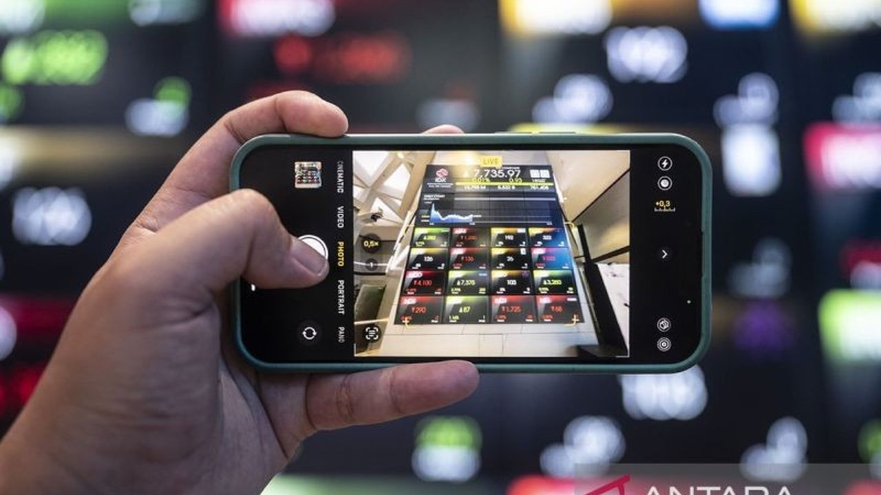 Indeks Harga Saham Gabungan (IHSG) berhasil mencetak rekor tertinggi sepanjang masa sebanyak enam kali di masa Menteri Keuangan Purbaya Yudhi Sadewa, mengindikasikan pasar menyukai kebijakan pro-pertumbuhan. Simak analisis lengkap dari BEI mengenai kinerj