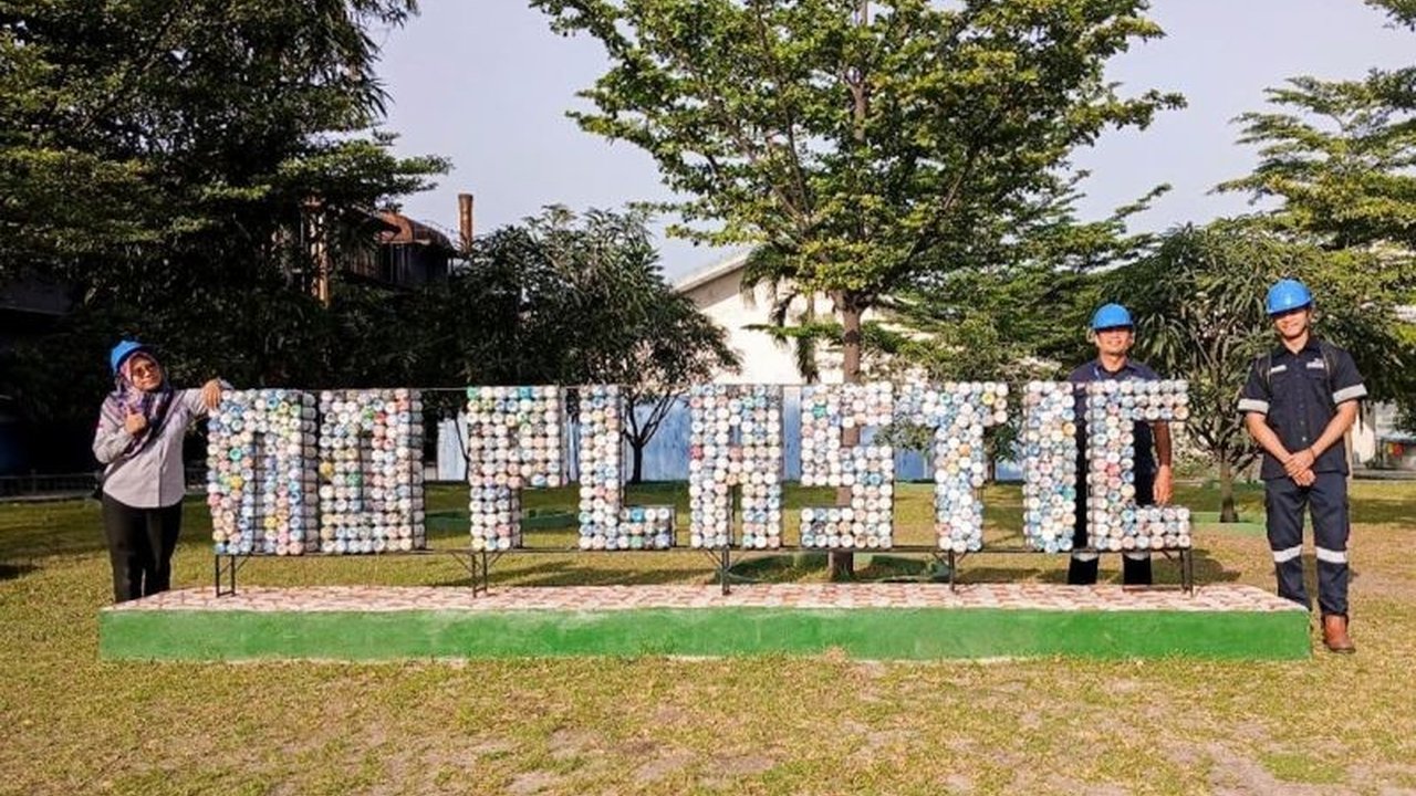 PT Timah Tbk memperkuat komitmen lingkungan melalui optimalisasi program Eco Brick. Inisiatif ini bertujuan menekan volume sampah plastik dan mendorong budaya peduli lingkungan di seluruh wilayah operasional.