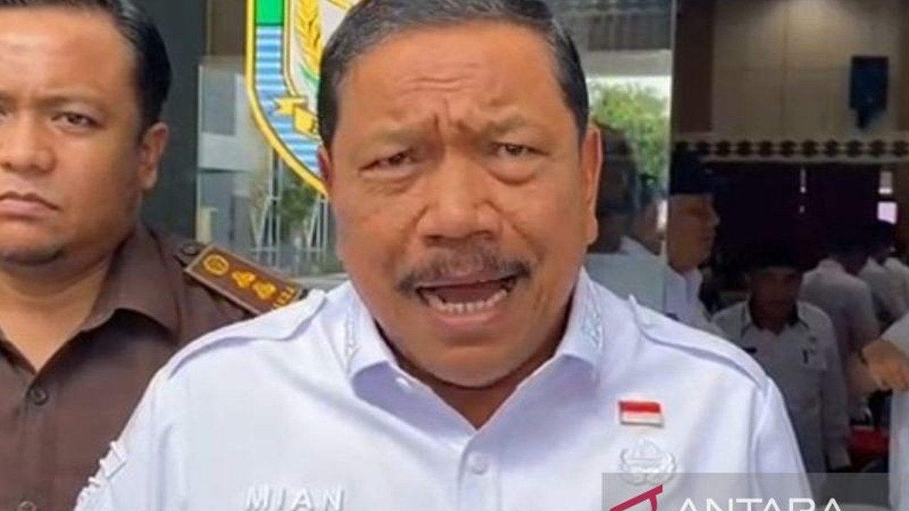 Wakil Gubernur Bengkulu Mian mengumumkan komitmen empat perusahaan angkutan untuk pembatasan muatan truk. Langkah ini bertujuan menjaga kualitas infrastruktur jalan provinsi yang vital bagi perekonomian daerah.