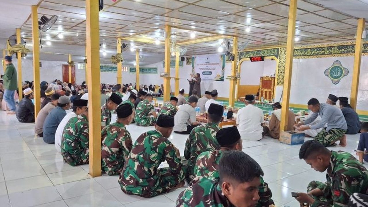 Satuan Tugas Pengamanan Perbatasan (Satgas Pamtas) Yonif 511/DY Badak Hitam memperingati Isra Mikraj Nabi Muhammad SAW bersama warga Muslim di Tolikara, Papua Pegunungan. Acara ini menjadi momentum penting untuk mempererat silaturahmi dan meningkatkan kei
