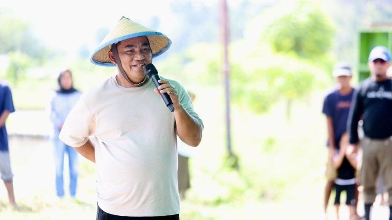 Gubernur Sulawesi Utara, Yulius Selvanus, menegaskan ketersediaan beras Sulut aman hingga Maret 2026 berkat kebijakan strategis pemerintah, termasuk Gerakan Pangan Murah dan penyaluran beras cadangan.