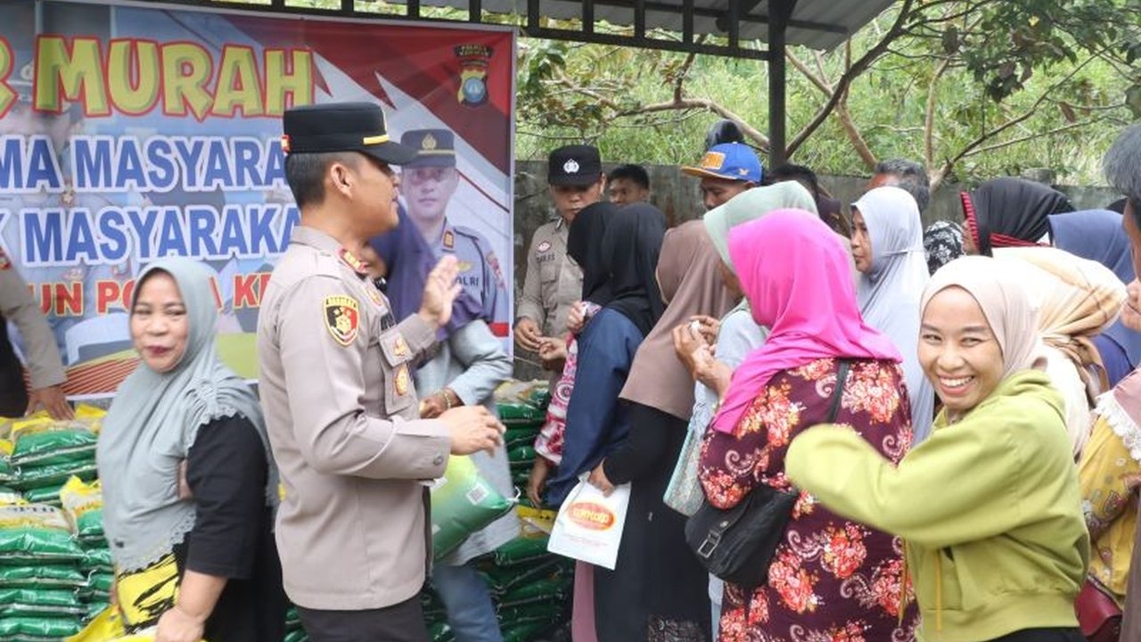 Polres Karimun menggelar pasar murah beras SPHP bersubsidi untuk menstabilkan harga dan pasokan di wilayah tersebut, meringankan beban ekonomi masyarakat akibat tingginya harga beras.