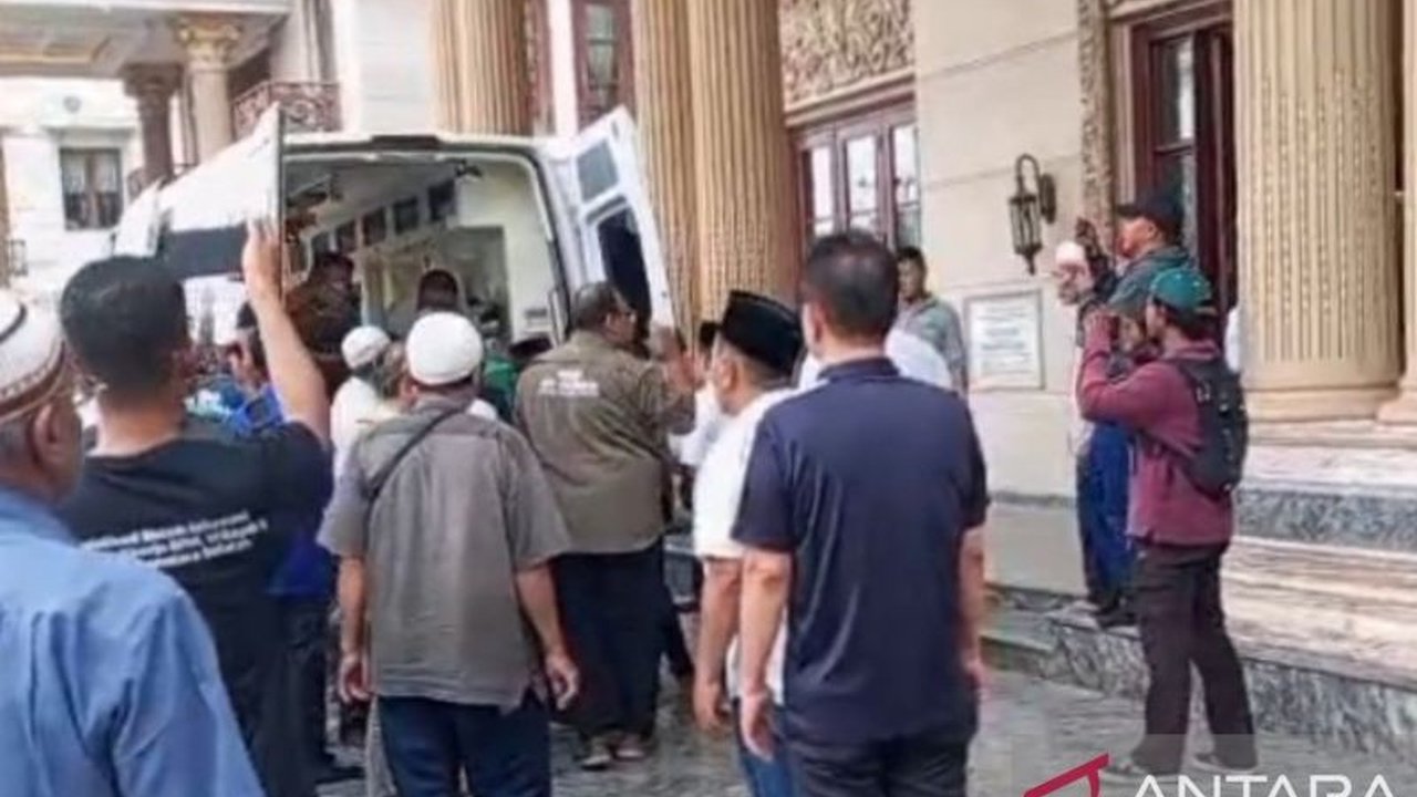 Kejaksaan Tinggi Sumatera Selatan resmi menutup perkara pidana korupsi HGU Tol Betung-Tempino yang melibatkan terdakwa Haji Abdul Alim. Penutupan ini dilakukan setelah terdakwa meninggal dunia, namun Kejati akan mengkaji upaya pemulihan kerugian negara.
