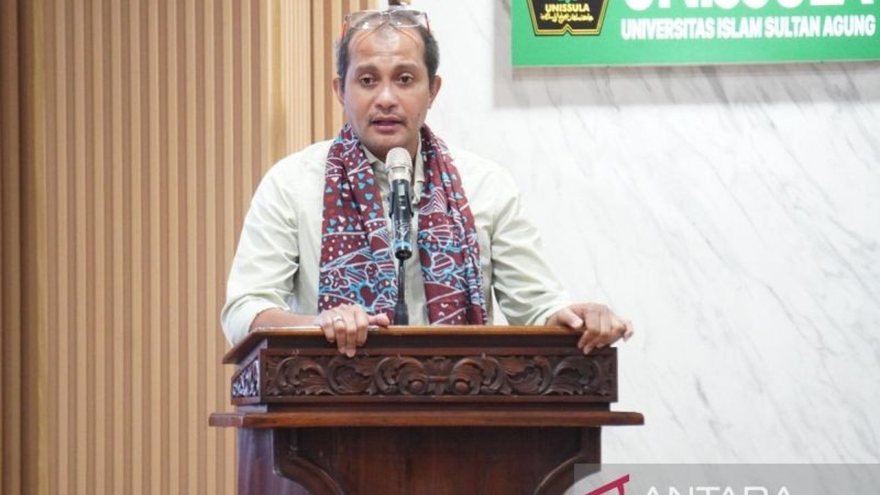 Wakil Menteri Hukum Edward Omar Sharif Hiariej menyoroti pemahaman masyarakat sebagai tantangan terbesar dalam pemberlakuan KUHP dan KUHAP baru, demi terwujudnya sistem hukum yang lebih adil dan manusiawi.