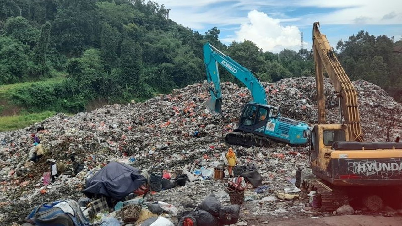 Kerja sama pengiriman sampah dari Tangerang Selatan ke TPSA Cilowong, Kota Serang, dipastikan berlanjut setelah memenuhi sejumlah syarat dari warga. Simak detail kesepakatan terkait Pengiriman Sampah Tangsel Serang ini.