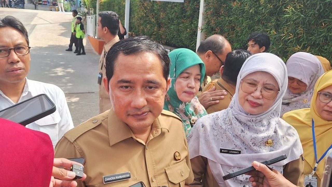 Wakil Wali Kota Depok mendesak Satuan Pelayanan Pemenuhan Gizi (SPPG) memastikan gizi menu MBG Depok berkualitas tinggi dan aman, demi tumbuh kembang optimal anak-anak di kota tersebut.