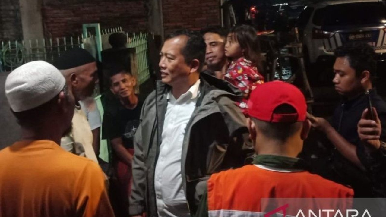 Pemerintah Provinsi NTB dan Pemerintah Kota Mataram bergerak cepat menyiapkan skema relokasi warga terdampak banjir rob di Ampenan, sebuah langkah darurat untuk mengatasi dampak bencana pesisir yang kian parah dan memberikan solusi permanen.