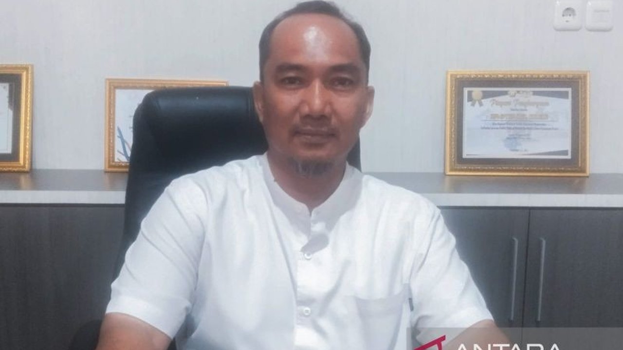 Dinas Penanaman Modal dan Pelayanan Terpadu Satu Pintu (DPMPTSP) Kolaka mencatat realisasi **Investasi Kolaka 2025** mencapai Rp19,36 triliun, melampaui target dan menunjukkan pertumbuhan luar biasa. Angka ini meningkat drastis dibandingkan tahun sebelumn