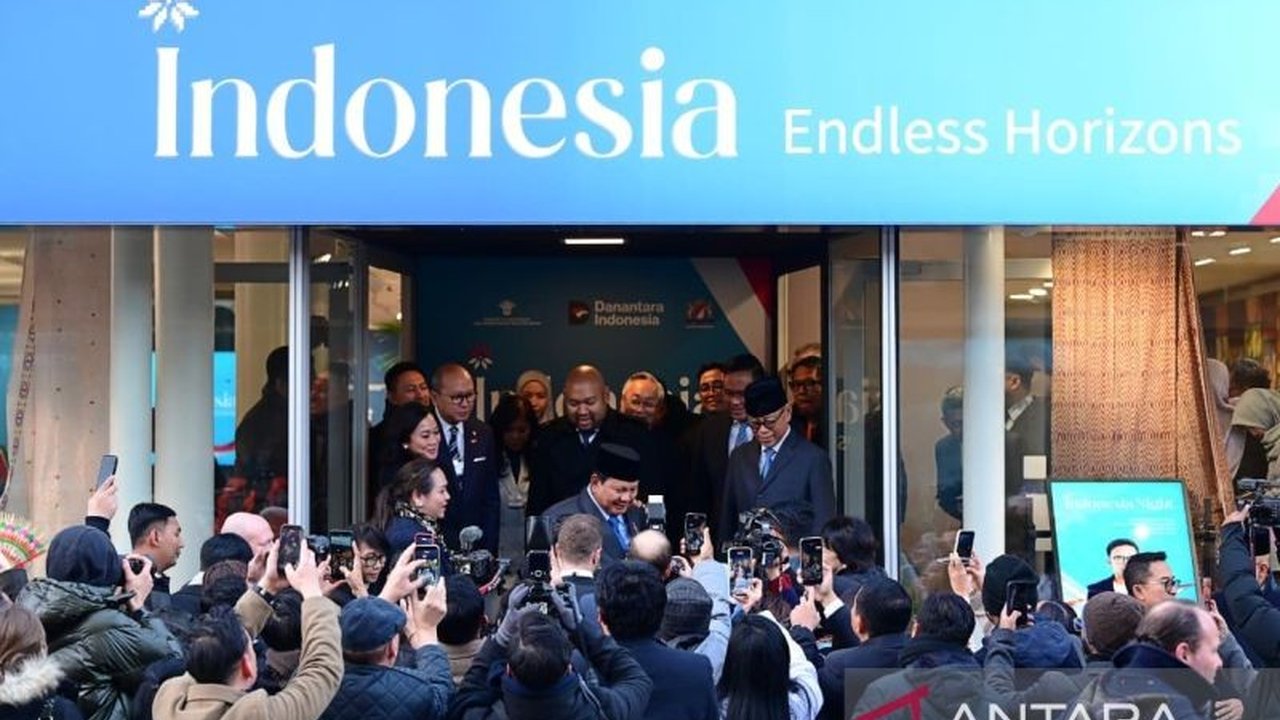 Presiden Prabowo Subianto mengunjungi Paviliun Indonesia di World Economic Forum (WEF) Davos 2026, menegaskan komitmen Indonesia dalam memperkuat diplomasi ekonomi global dan menjalin kemitraan nyata.