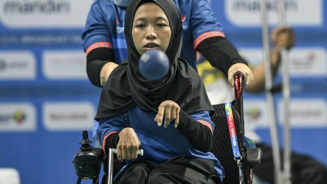 Atlet boccia Indonesia, Handayani, berhasil meraih medali emas pertama untuk kontingen Merah Putih di ASEAN Para Games 2025, menunjukkan semangat juang luar biasa setelah mengalahkan wakil Malaysia dalam laga dramatis.