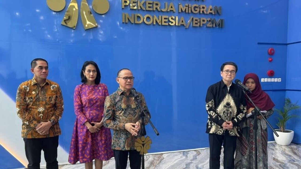 Pemerintah Indonesia dan Prefektur Kagawa, Jepang, menandatangani MoU untuk penempatan 2.000 Pekerja Migran Indonesia (PMI) di berbagai sektor, membuka peluang kerja dan pelatihan keahlian di luar negeri.