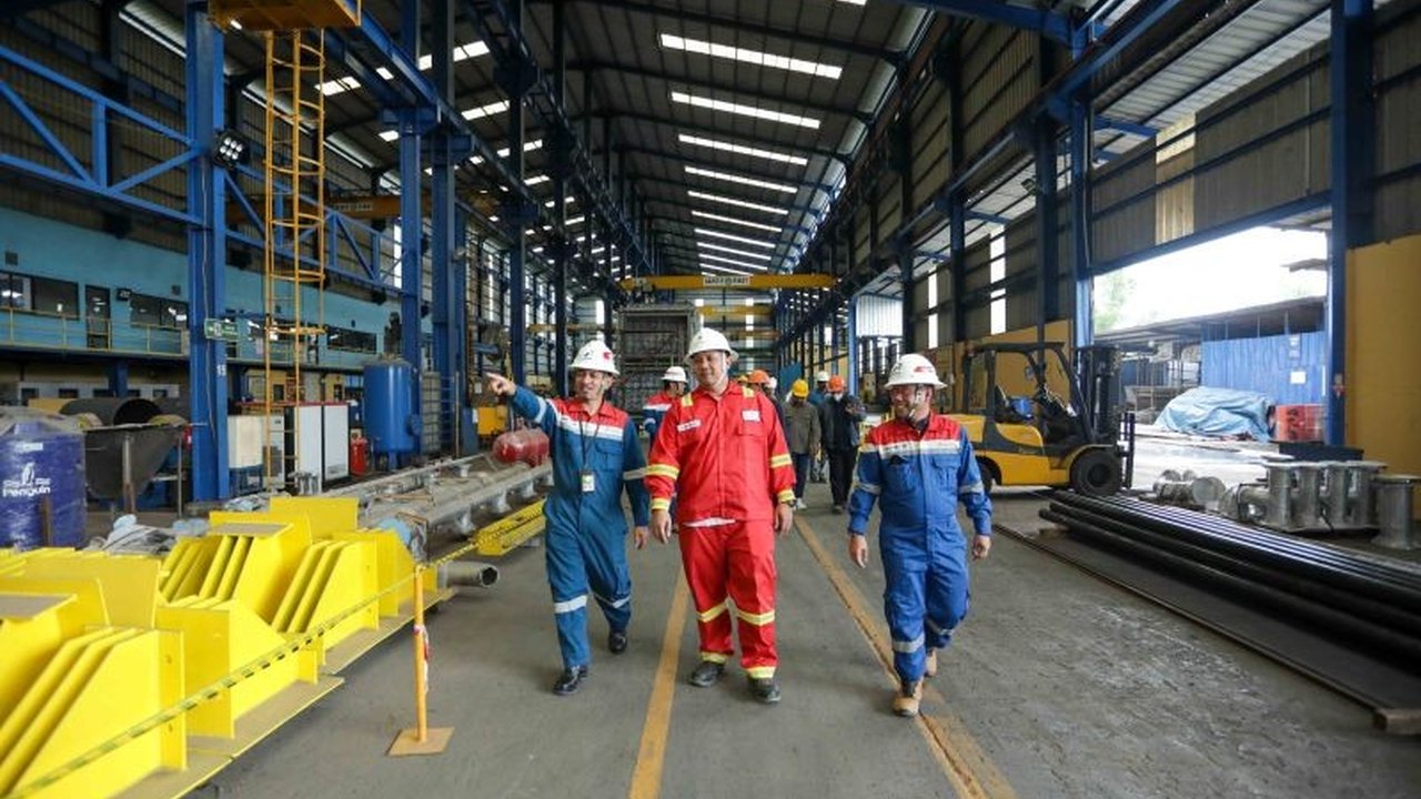 Pertamina EP dan SKK Migas memulai fabrikasi Gas Dehydration Package untuk Proyek Pengembangan Lapangan Bambu Merah. Langkah strategis ini perkuat ketahanan energi nasional dan optimalkan fasilitas di Cilamaya Utara.