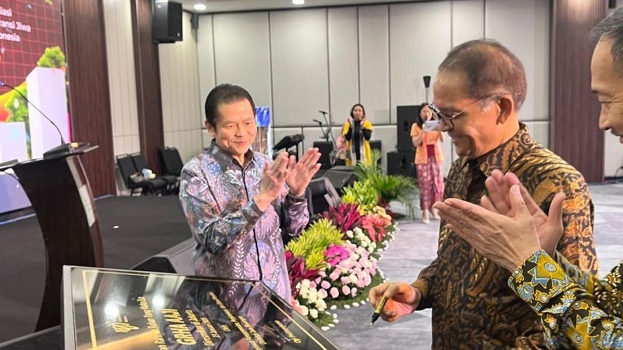 Otoritas Jasa Keuangan (OJK) menyoroti tahun 2026 sebagai periode krusial bagi **industri perasuransian** Indonesia, didorong oleh implementasi dua regulasi besar yang akan membentuk ulang lanskap bisnis asuransi nasional dan meningkatkan perlindungan kon