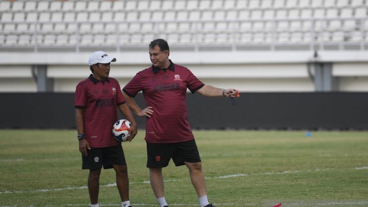 Pelatih Madura United Carlos Parreira mengungkapkan rasa takjubnya terhadap kemegahan Stadion Utama Gelora Bung Karno (SUGBK), mengingatkannya pada stadion Piala Dunia dan memotivasinya untuk laga penting.