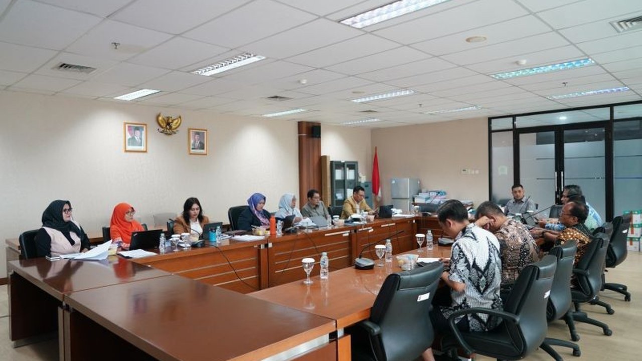 Komisi II DPRD Kota Bogor mendesak Perumda Tirta Pakuan Bogor untuk menjaga transparansi pengelolaan anggaran APBD 2026, memastikan akuntabilitas dan peningkatan layanan air bersih bagi warga Kota Bogor.