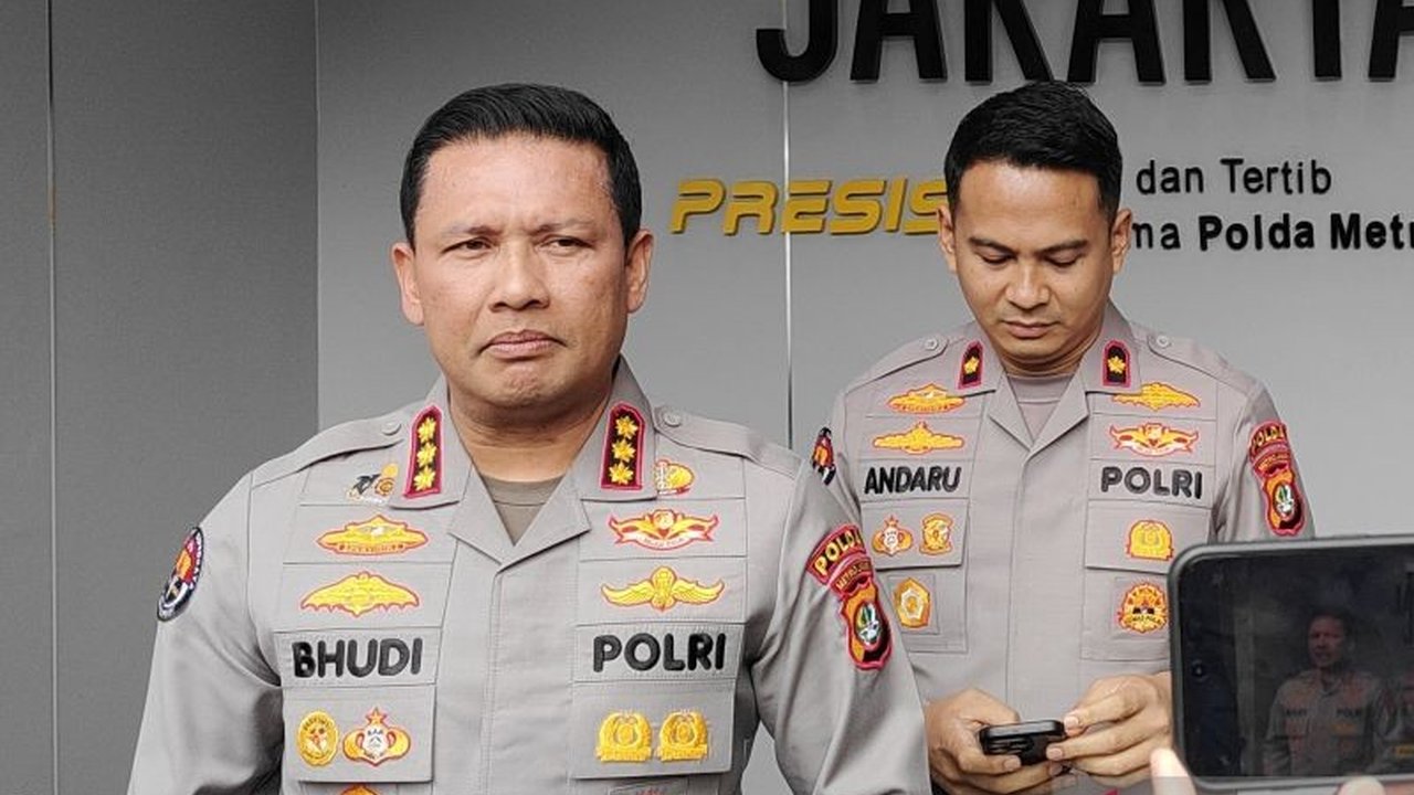 Polda Metro Jaya terus menyelidiki kasus penemuan mayat bayi berjenis kelamin laki-laki di Kali BCT Ring Road, Cengkareng, Jakarta Barat, memicu pertanyaan besar tentang pihak yang bertanggung jawab.