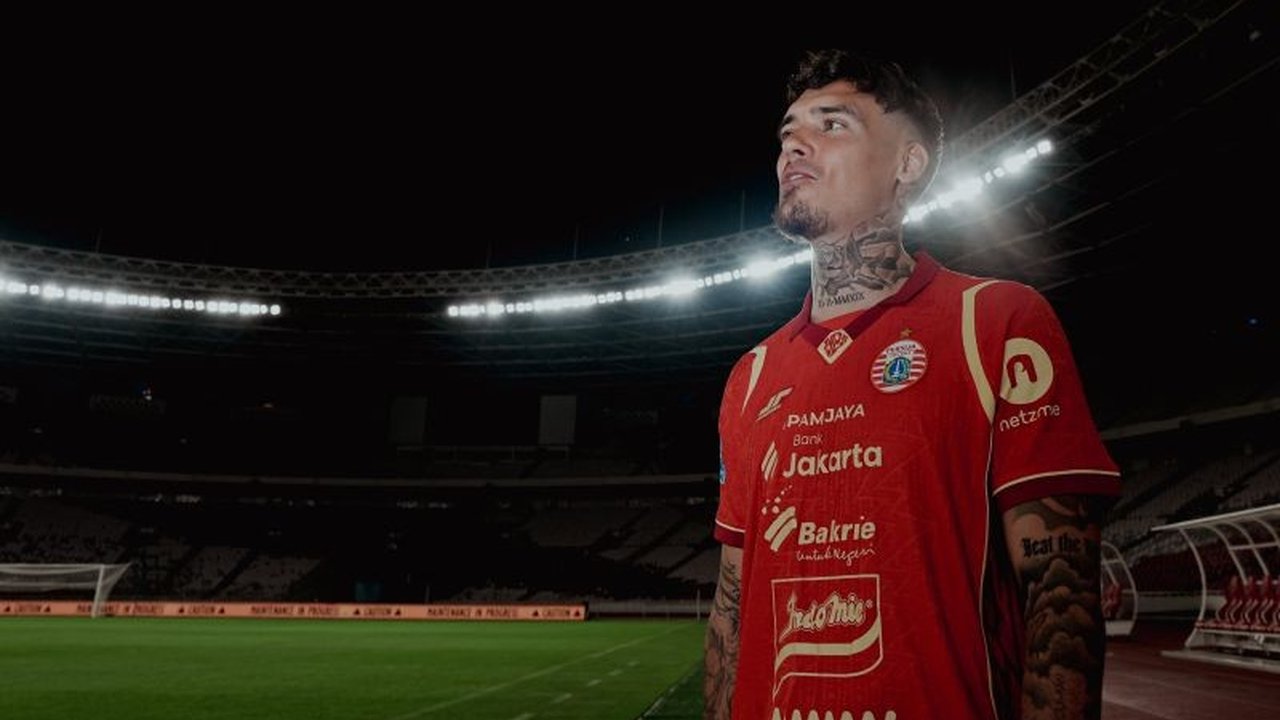 Persija Jakarta perkuat lini belakang dengan merekrut bek kiri berpengalaman Shayne Pattynama. Simak ambisi juara dan perjalanan karier sang pemain di sini!
