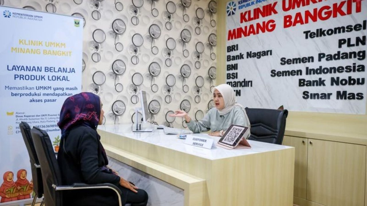 Kementerian UMKM meresmikan Klinik UMKM Bangkit di Padang untuk memulihkan usaha mikro, kecil, dan menengah yang terdampak bencana, menawarkan layanan terpadu demi kebangkitan ekonomi daerah.