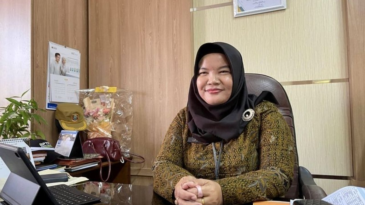 Balai Perlindungan Tanaman Pangan dan Hortikultura (BPTPH) Kalsel bergerak cepat menerjunkan tim ke lapangan untuk membantu petani yang lahannya terdampak banjir sejak akhir 2025 hingga Januari 2026. Simak upaya penanganan dan bantuan yang disiapkan untuk