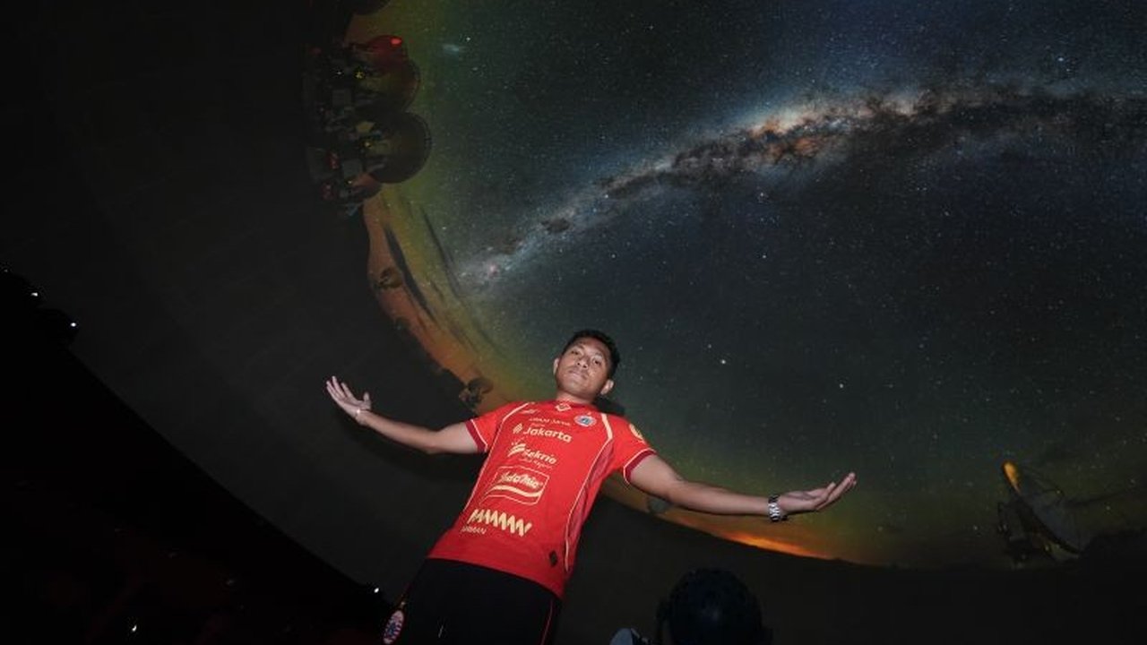 Fajar Fathurrahman menunjukkan performa impresif dalam debutnya bersama Persija Jakarta, mencuri perhatian pelatih Mauricio Souza dan memicu harapan panggilan timnas senior.