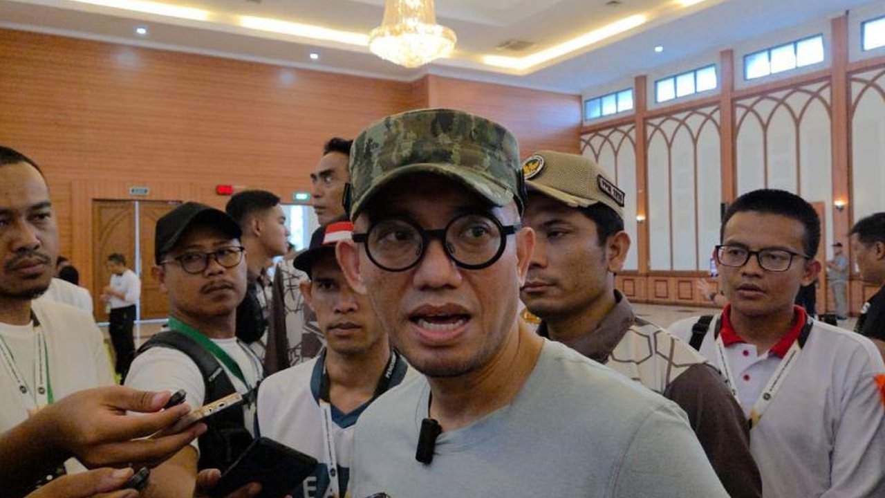 Wakil Menteri Haji dan Umrah (Wamenhaj) Dahnil Anzar Simanjuntak meminta petugas haji menjaga pola hidup sehat dan kebugaran fisik sebagai bagian dari **kesiapan petugas haji** menghadapi tugas berat di Tanah Suci, terutama saat Ramadhan.