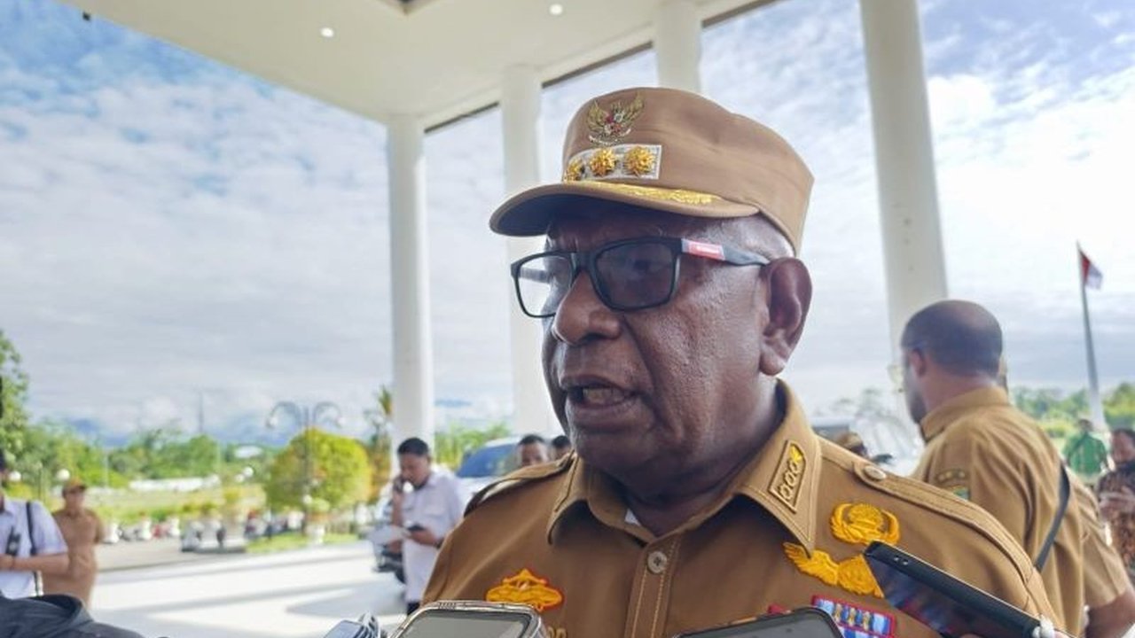 Bupati Mimika, Johannes Rettob, meluruskan kesalahpahaman publik terkait Pengelolaan BUMD PT MAS, menegaskan perusahaan ini tidak terkait divestasi Freeport dan fokus tingkatkan Pendapatan Asli Daerah (PAD) Mimika.