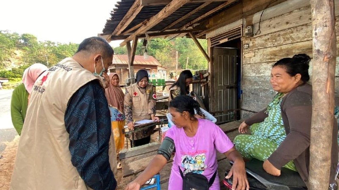 Satgas Penanggulangan Bencana Alam Kodam I/BB mengintensifkan pelayanan kesehatan bagi warga terdampak bencana di Tapanuli Selatan dan Tapanuli Tengah, wujud komitmen TNI AD.