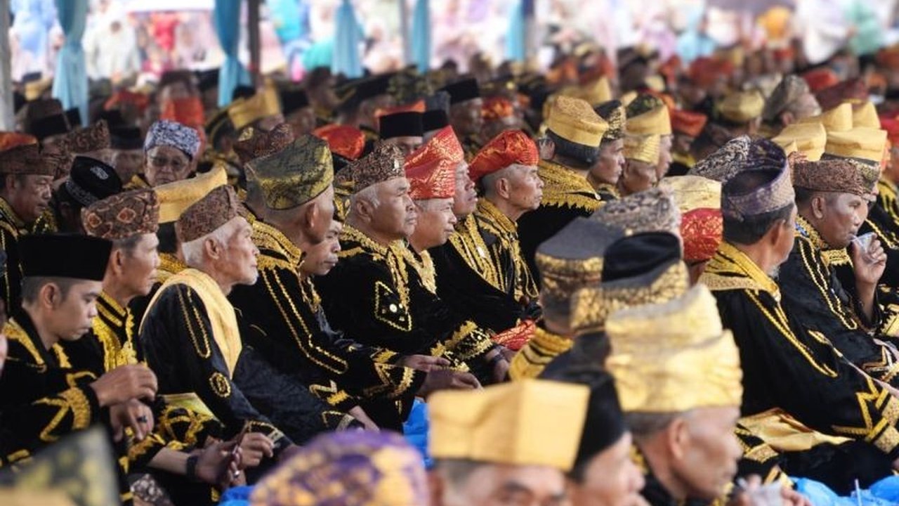Bupati Kerinci menyoroti Kenduri Sko Kerinci sebagai upaya merawat kearifan lokal, sementara Gubernur Jambi tekankan peran strategisnya dalam keadilan restoratif dan pembangunan daerah.