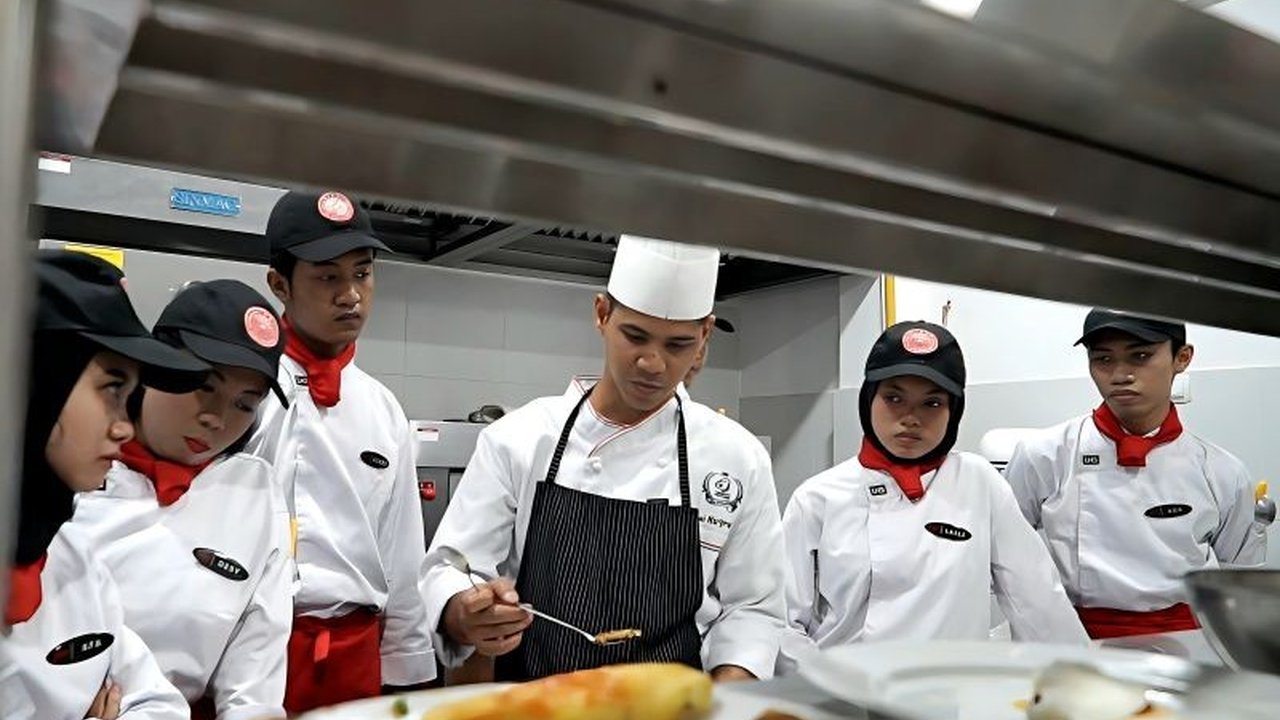 Kementerian Pendidikan Dasar dan Menengah (Kemendikdasmen) memperluas akses pendidikan melalui program kursus pelatihan untuk memastikan layanan yang adil dan berkualitas, sekaligus menekan angka Anak Tidak Sekolah.
