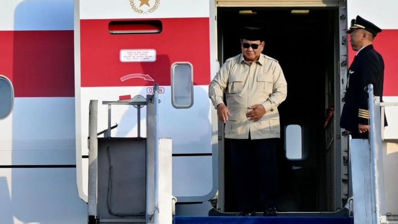 Presiden Prabowo Subianto kembali ke Tanah Air dengan membawa sejumlah Capaian Strategis signifikan, termasuk investasi maritim Rp90 triliun dan penguatan posisi Indonesia di kancah global.