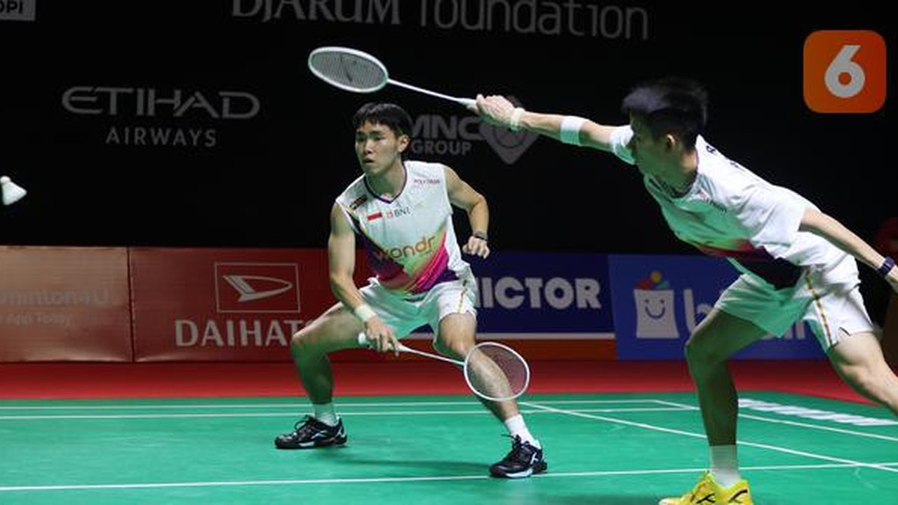 Pasangan muda Indonesia Raymond Indra/Nikolaus Joaquin menunjukkan kematangan permainan saat memenangi duel sesama wakil Indonesia, juga unggulan kelima, Sabar Karyaman Gutama/Moh Reza Pahlev