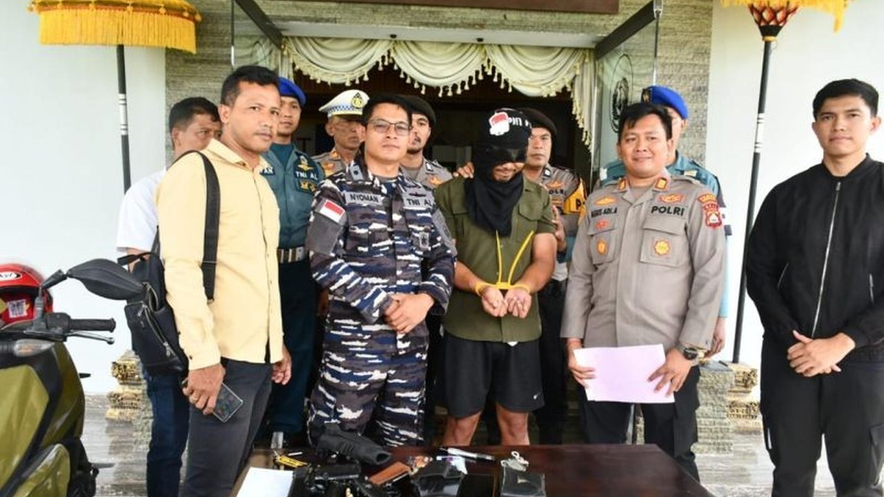 Tim gabungan TNI AL berhasil menggagalkan praktik penjualan senjata ilegal di Denpasar, Bali, dan menangkap satu tersangka. Pengungkapan ini menjadi bukti keseriusan aparat dalam memberantas peredaran senjata api ilegal yang mengancam keamanan wilayah.