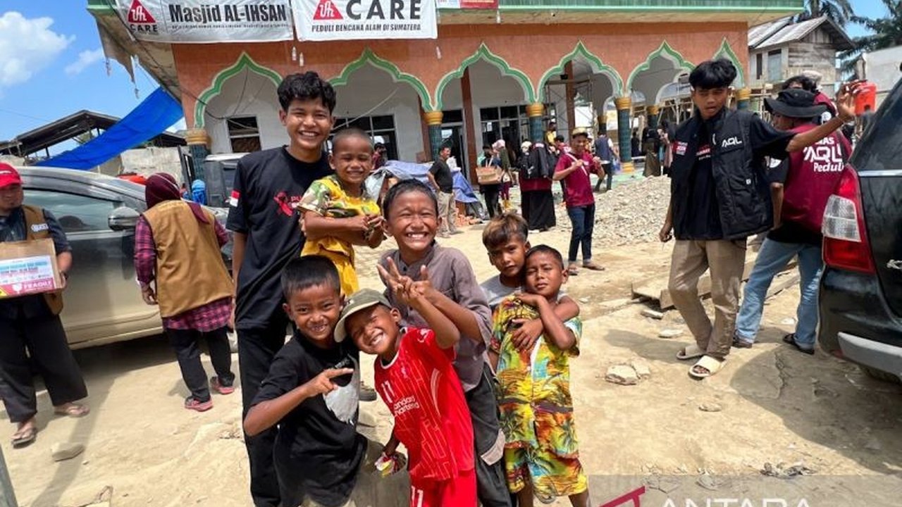 Inisiatif trauma healing anak di Aceh Tamiang terus bergulir pascabencana banjir, memberikan dukungan psikososial dan pengobatan gratis jelang Ramadan 2026 untuk memulihkan kondisi mental mereka.