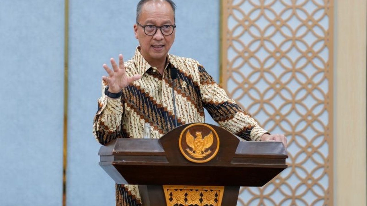 Kementerian Perindustrian menyambut baik investasi Rp1,14 triliun PT Ultrajaya Milk Industry & Trading Company Tbk untuk mendukung pasokan susu UHT dalam Program Makan Bergizi Gratis (MBG). Simak detail kesiapan Ultrajaya!