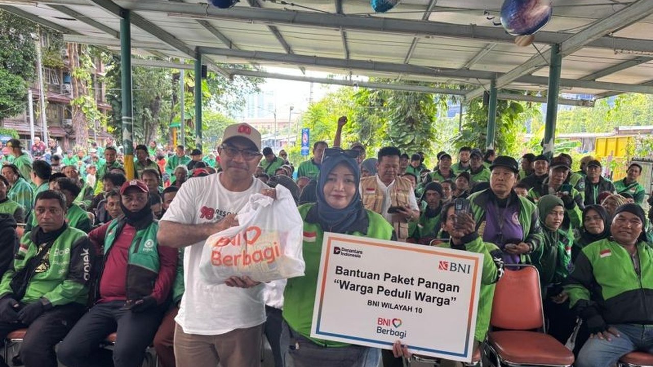 Komunitas 98 Resolution Network sukses gelar Pembagian Sembako ribuan paket di Jakarta dan Medan, bantu masyarakat rentan ekonomi lewat gerakan #WargaPeduliWarga jilid 8.