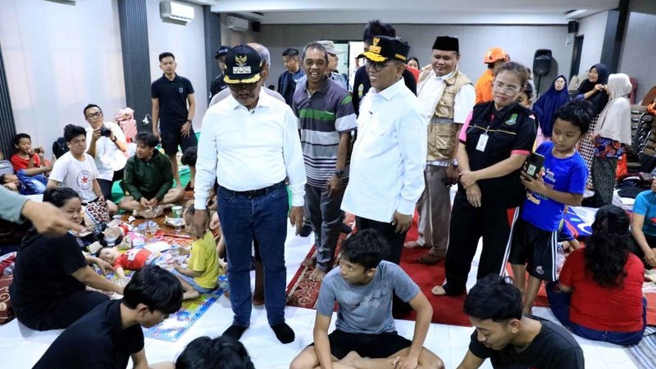 Wakil Wali Kota Tangerang Maryono Hasan mengimbau warga di pemukiman rawan banjir untuk sementara pindah ke posko aman, mengingat potensi hujan masih tinggi dan kesiapsiagaan Pemkot Tangerang.