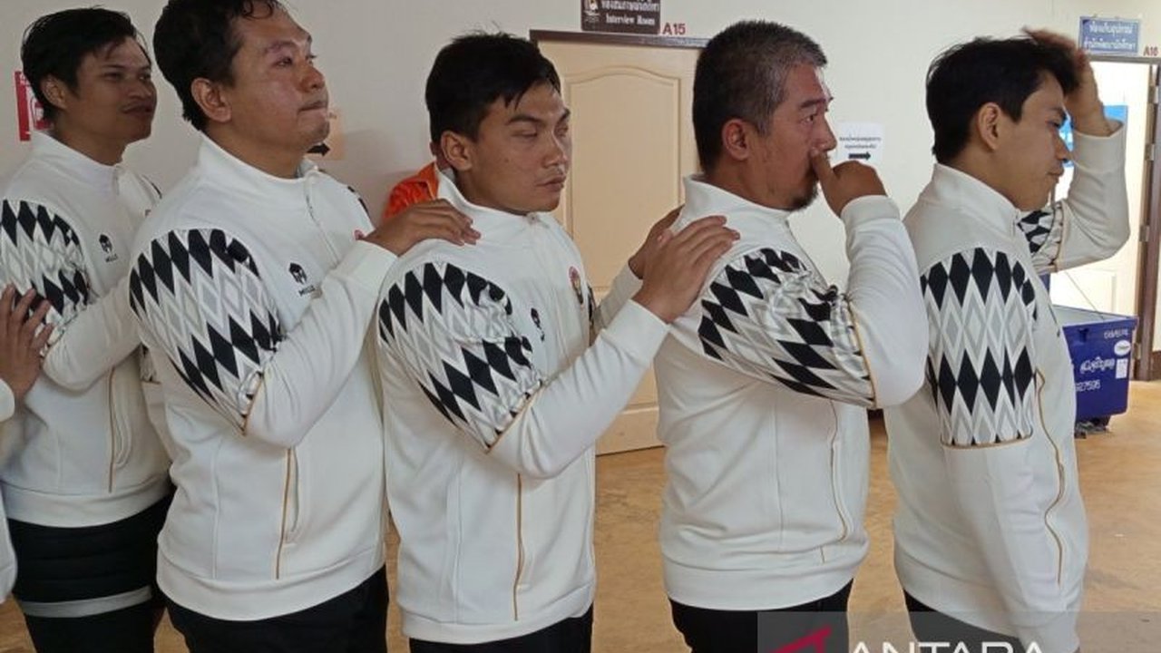Simak perjalanan luar biasa Nur Ikhsan APG 2025, atlet goalball Indonesia yang berhasil meraih medali perak di Thailand, membuktikan kerja keras tak mengkhianati hasil.