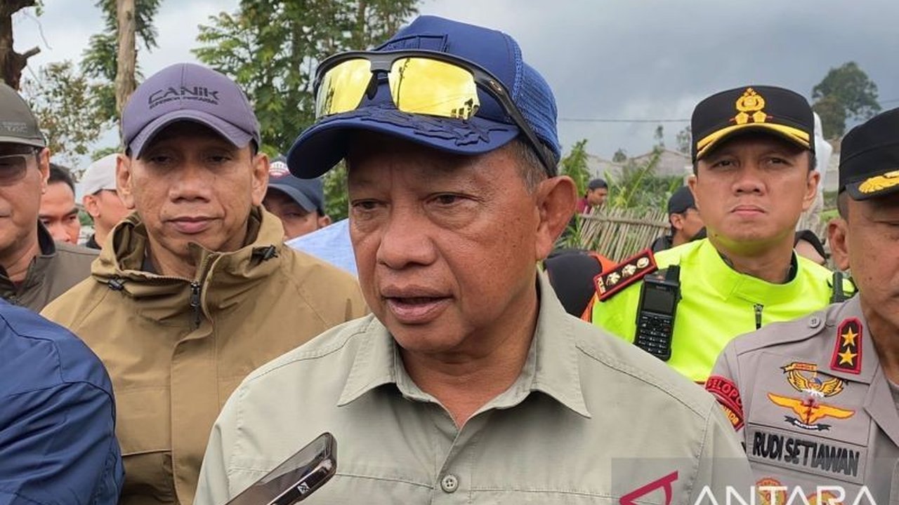 Menteri Dalam Negeri (Mendagri) Tito Karnavian menegaskan bencana longsor Cisarua harus menjadi peringatan bagi seluruh daerah untuk memperkuat pemetaan wilayah rawan dan mitigasi bencana hidrometeorologi.
