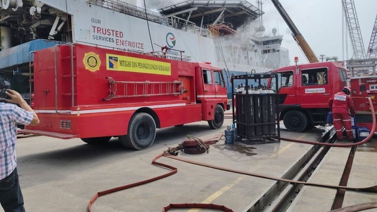 Kebakaran di galangan PT ASL Shipyard Indonesia Batam dipastikan tidak menimbulkan korban jiwa. Polisi menduga insiden ini karena kesalahan sistem dan faktor cuaca.