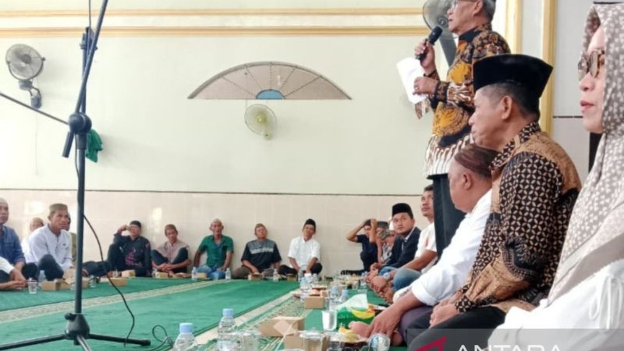 Pemerintah Kabupaten Bangka Barat berkomitmen lestarikan budaya lokal dengan fasilitasi Pesta Adat Desa Pusuk, upaya menjaga warisan leluhur sekaligus daya tarik wisata daerah.