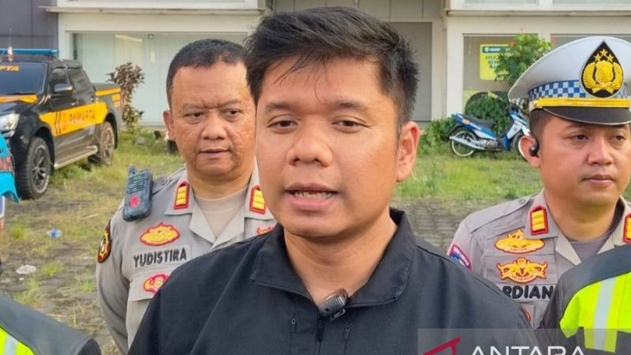 Kepolisian Resor Cianjur berhasil mengantongi identitas pelaku pembacokan terhadap seorang pemuda di Sukaluyu. Identitas Pelaku Pembacokan Cianjur ini sedang diburu petugas karena menyebabkan korban luka parah.
