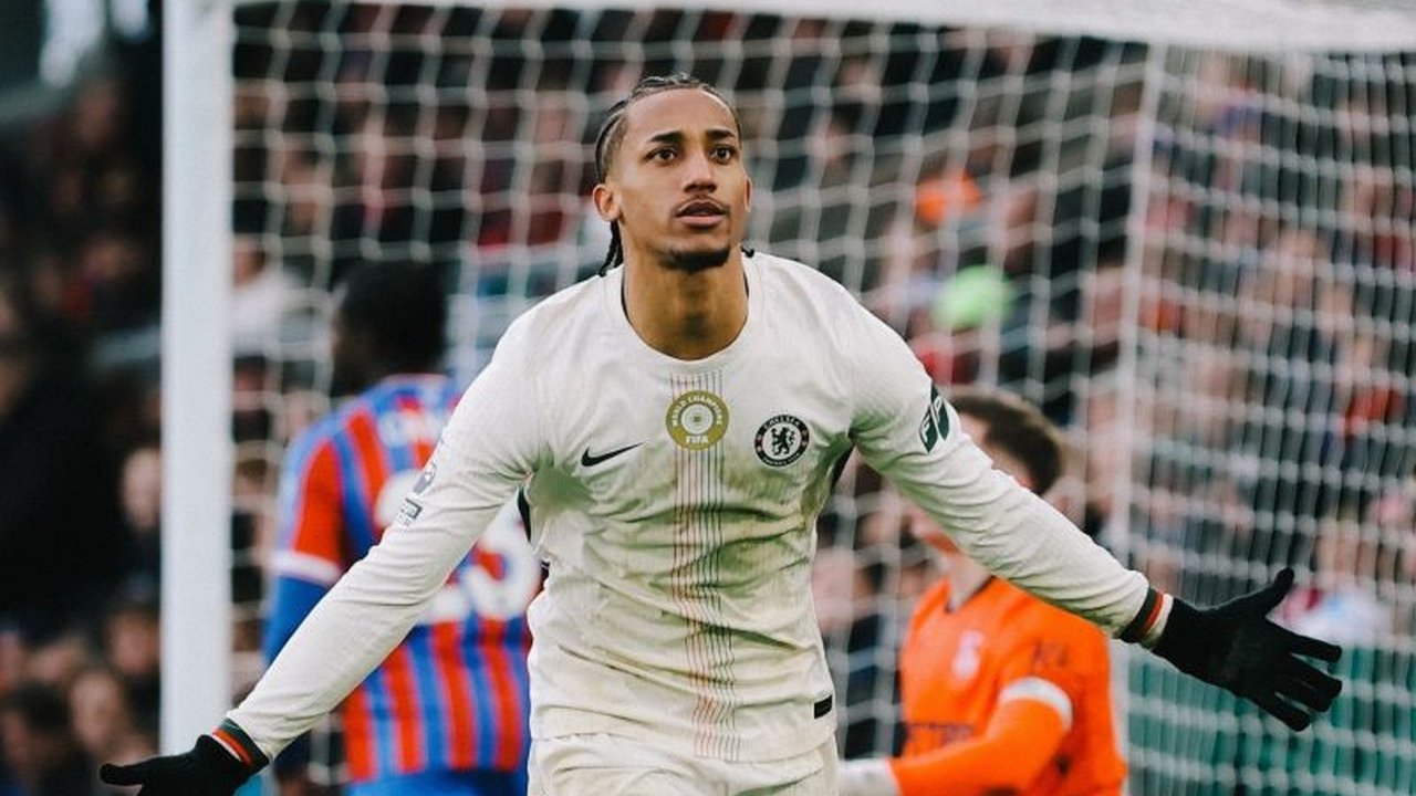 Chelsea berhasil taklukkan Crystal Palace dengan skor 3-1 di Selhurst Park, membawa pulang tiga poin penting dan merangsek ke posisi empat klasemen sementara Liga Inggris.