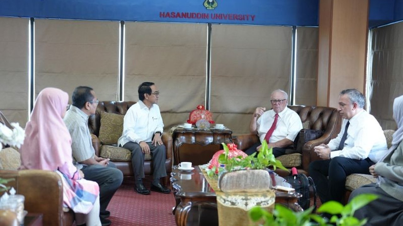 Universitas Hasanuddin (Unhas) dan University of Arkansas, Amerika Serikat, memperkuat kolaborasi riset unggas untuk meningkatkan inovasi dan kapasitas keilmuan, khususnya dalam penanganan penyakit Lameness pada ayam broiler.