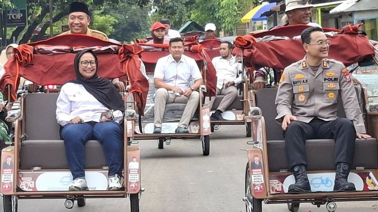 Bupati Situbondo optimis bantuan 200 unit becak listrik dari Presiden Prabowo Subianto akan menekan angka kemiskinan dan meningkatkan produktivitas tukang becak lansia di Situbondo.