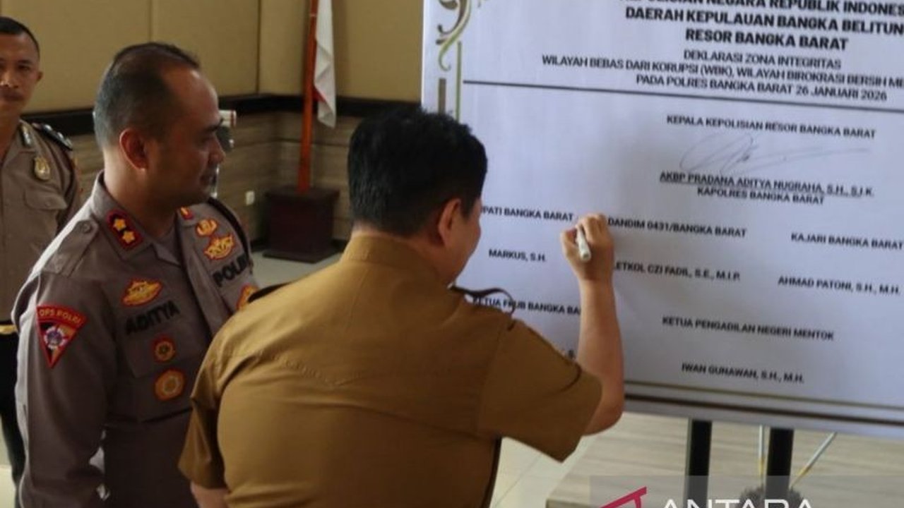 Polres Bangka Barat menegaskan komitmennya dalam mewujudkan Wilayah Bebas Korupsi (WBK) dan Wilayah Birokrasi Bersih Melayani (WBBM) melalui deklarasi Zona Integritas pada Senin, 26 Januari 2026.